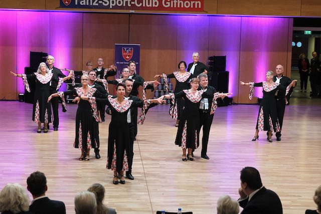 Schillernder Tanz-Abend für 500 Gäste in Gifhorn - Hier sind die schönsten Fotos vom Festival der Breitensportformationen