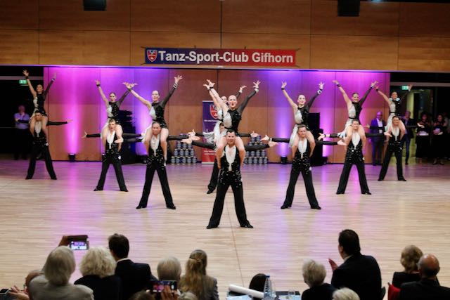 Schillernder Tanz-Abend für 500 Gäste in Gifhorn - Hier sind die schönsten Fotos vom Festival der Breitensportformationen