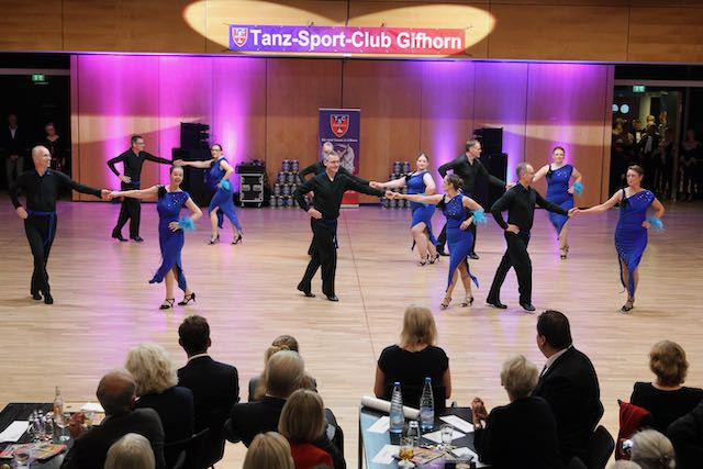 Schillernder Tanz-Abend für 500 Gäste in Gifhorn - Hier sind die schönsten Fotos vom Festival der Breitensportformationen