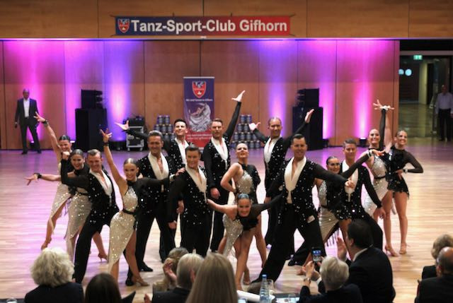 Schillernder Tanz-Abend für 500 Gäste in Gifhorn - Hier sind die schönsten Fotos vom Festival der Breitensportformationen