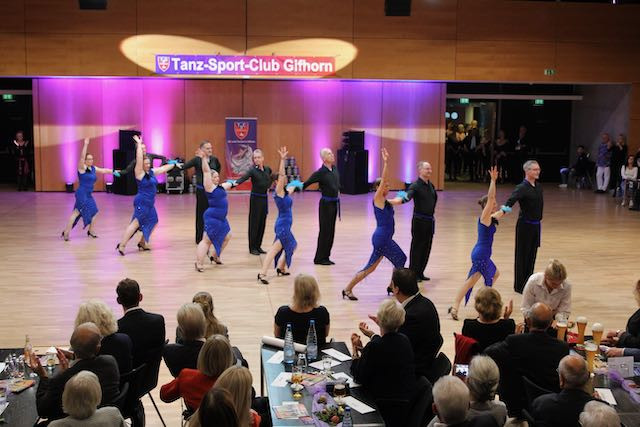Schillernder Tanz-Abend für 500 Gäste in Gifhorn - Hier sind die schönsten Fotos vom Festival der Breitensportformationen