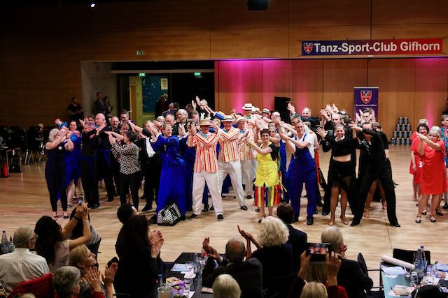 Schillernder Tanz-Abend für 500 Gäste in Gifhorn - Hier sind die schönsten Fotos vom Festival der Breitensportformationen