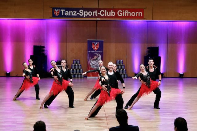 Schillernder Tanz-Abend für 500 Gäste in Gifhorn - Hier sind die schönsten Fotos vom Festival der Breitensportformationen