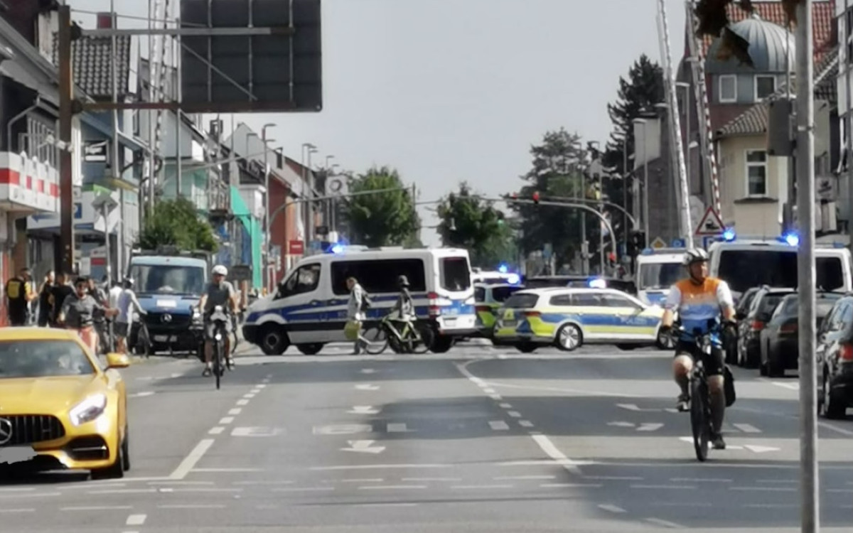 Schlägerei mit 30 Personen und Holzknüppeln auf der Braunschweiger Straße - Gifhorns Polizei ermittelt
