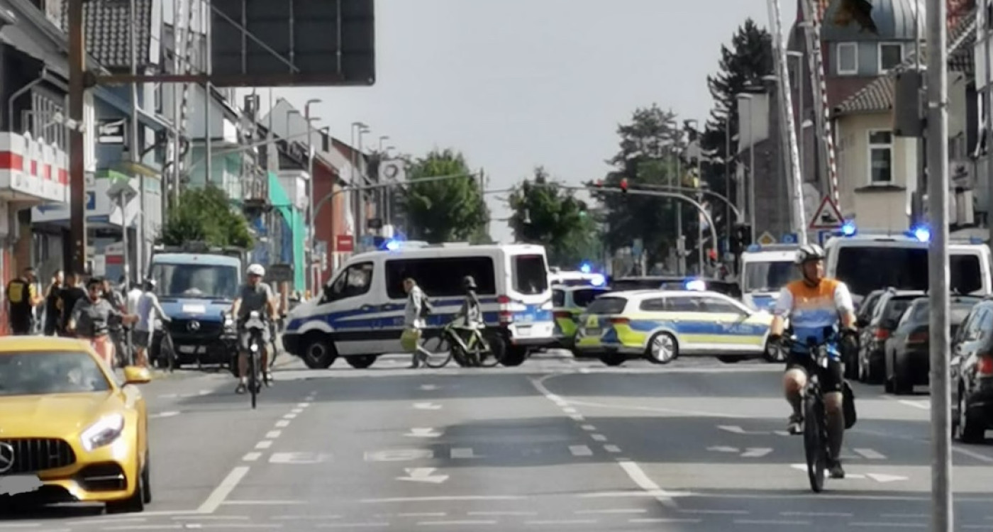 Schlägerei mit 30 Personen und Holzknüppeln auf der Braunschweiger Straße - Gifhorns Polizei ermittelt