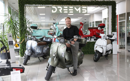 Schlingmann – ein Partner für alle Fälle: Das Gamsener Autohaus steht mit E-Roller, Werkstatt, Lackiererei und vielem mehr zur Verfügung