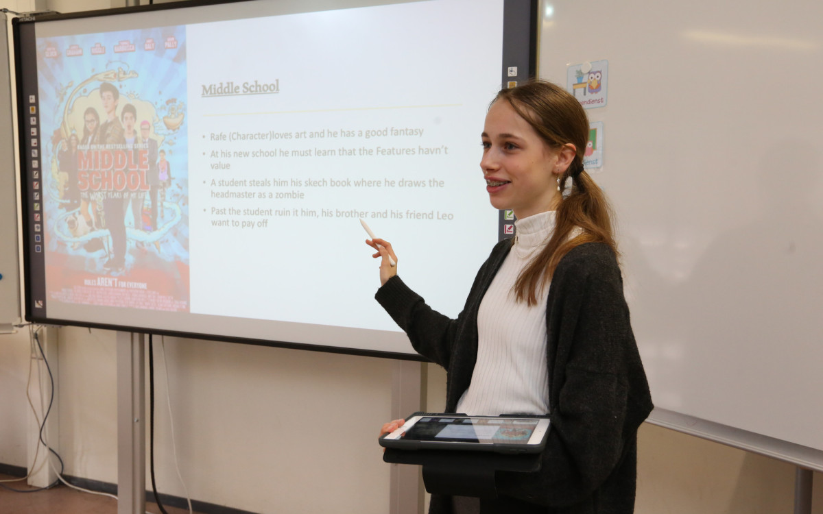 Schluss mit Bücher schleppen: Ab der 7. Klasse findet in der IGS Sassenburg digitaler Unterricht statt und die Meinungen darüber gehen auseinander