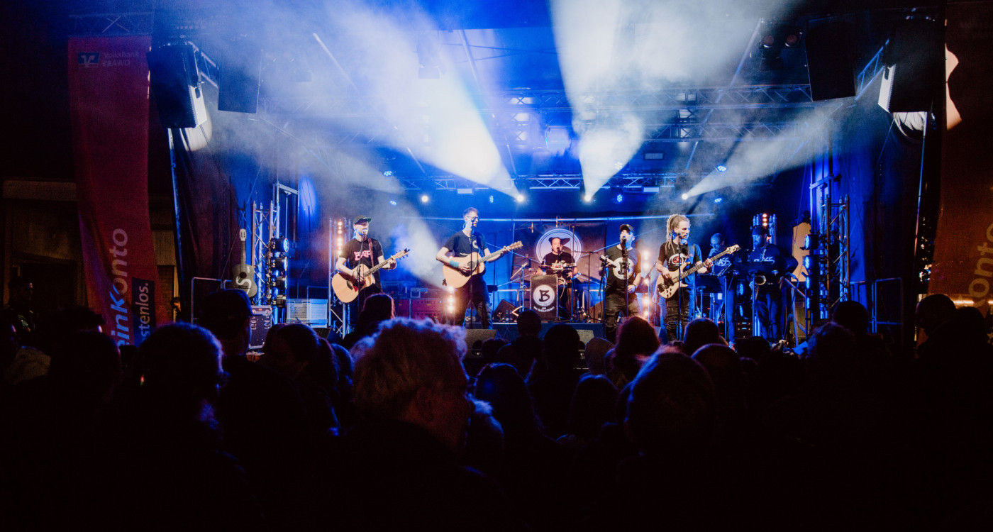 Schweinetour gipfelt für B and the Rattlesnakes in der Primetime auf der Altstadtfest-Hauptbühne