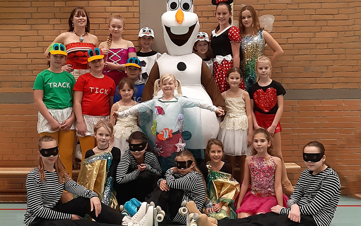 Schwierig und wunderschön: Sie drehen Pirouetten und zeigen Märchen auf Rollen - die Rollkunstlauf-Abteilung des MTV