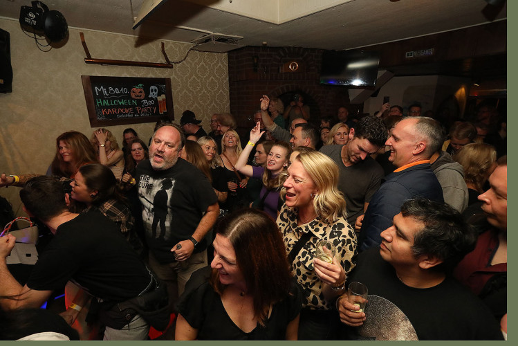 Sechs Bands rocken sechs Locations: KURT zeigt die schönsten Partyfotos vom Honky Tonk in Gifhorn