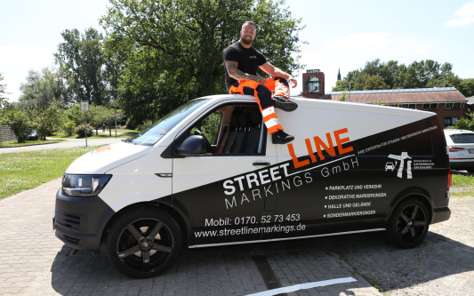 Seine Linien verbessern unseren Alltag: Marcel Littau aus Isenbüttel markiert Parkplätze, Leitsysteme und Spielfelder mit Streetline Markings