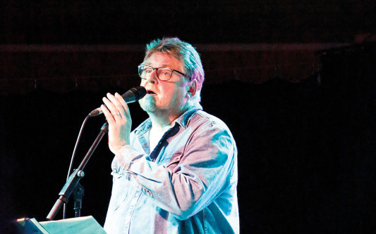 Selbst Kalauer untermauerte er intellektuell: Der Gifhorner Musiker und Autor Harald Stangor starb im Alter von nur 59 Jahren