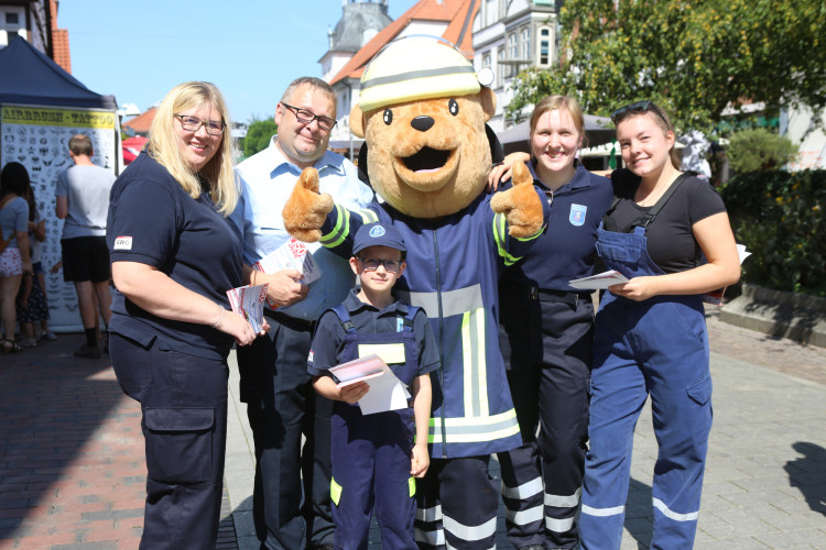 Sie sorgen dafür, dass wir feiern können - Auf Gifhorns DRK, ADFC, Feuerwehr, THW und Polizei können wir uns verlassen