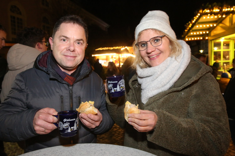 So feiert Gifhorn seine winterliche Adventszeit - Schaut Euch die KURT-Bildergalerie zum Weihnachtsmarkt an!
