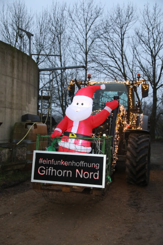 So habt Ihr die Gifhorner Trecker noch nie gesehen: KURT zeigt die bunte Lichterfahrt in einer großen Foto-Galerie