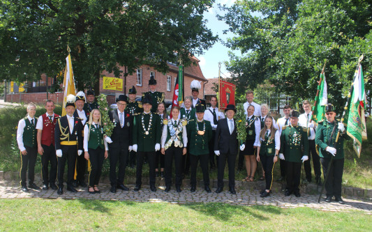 So heilig sind die Traditionen in Hankensbüttel: Uralt-Uniformen, Schafferwahl und Kranzjungfern gehören einfach dazu