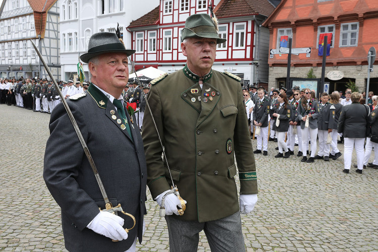So klang das Gifhorner Schützenfest aus: Der Sonntag mit dem großen Umzug lockte zahlreiche Gifhorner Vereine auf die Straße