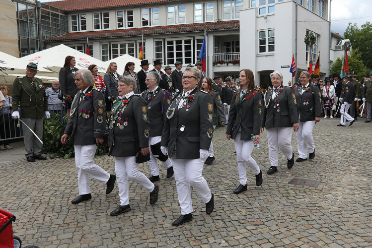 So klang das Gifhorner Schützenfest aus: Der Sonntag mit dem großen Umzug lockte zahlreiche Gifhorner Vereine auf die Straße