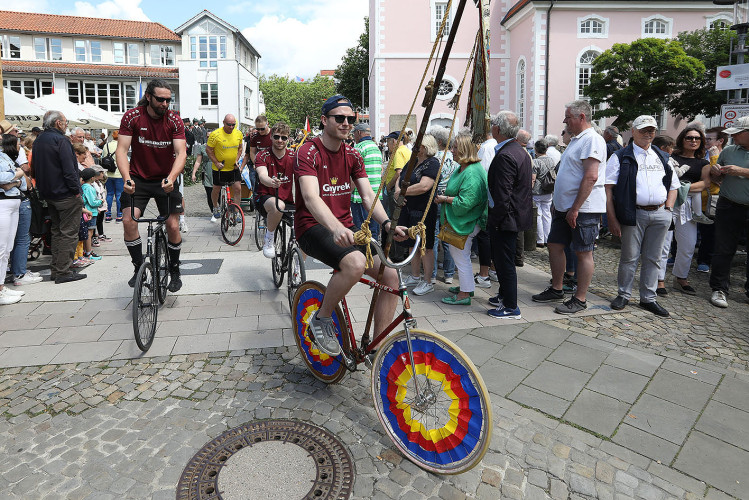 So klang das Gifhorner Schützenfest aus: Der Sonntag mit dem großen Umzug lockte zahlreiche Gifhorner Vereine auf die Straße