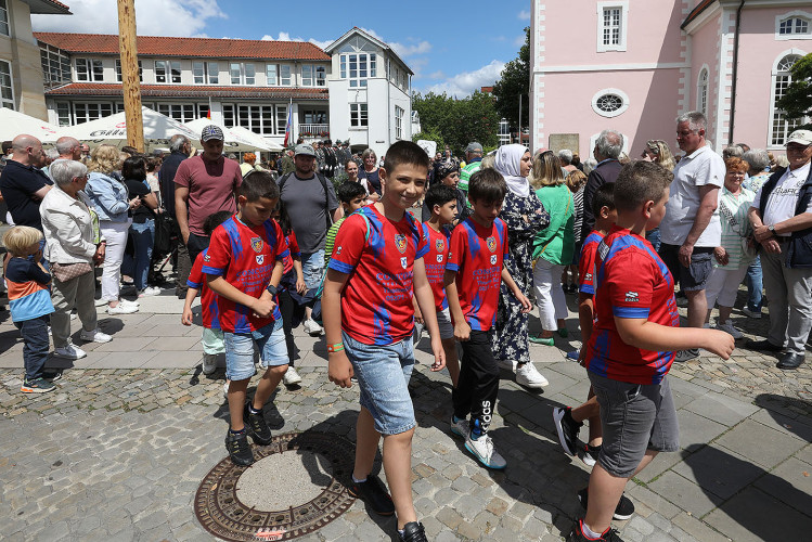 So klang das Gifhorner Schützenfest aus: Der Sonntag mit dem großen Umzug lockte zahlreiche Gifhorner Vereine auf die Straße