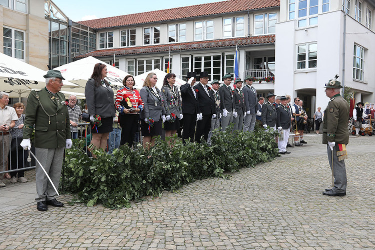 So klang das Gifhorner Schützenfest aus: Der Sonntag mit dem großen Umzug lockte zahlreiche Gifhorner Vereine auf die Straße