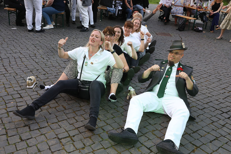 So klang das Gifhorner Schützenfest aus: Der Sonntag mit dem großen Umzug lockte zahlreiche Gifhorner Vereine auf die Straße