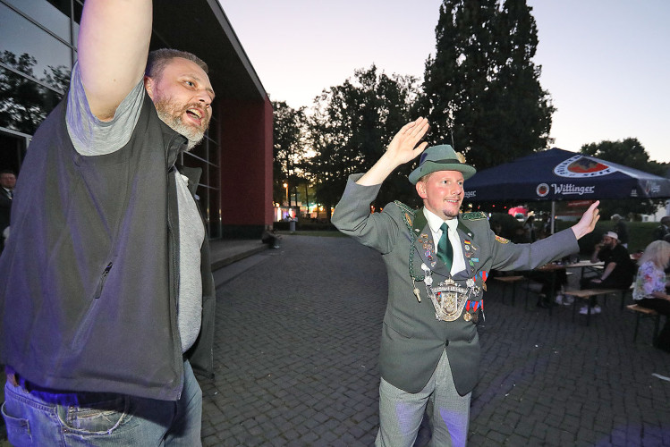 So klang das Gifhorner Schützenfest aus: Der Sonntag mit dem großen Umzug lockte zahlreiche Gifhorner Vereine auf die Straße