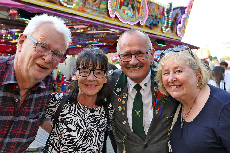 So klang das Gifhorner Schützenfest aus: Der Sonntag mit dem großen Umzug lockte zahlreiche Gifhorner Vereine auf die Straße