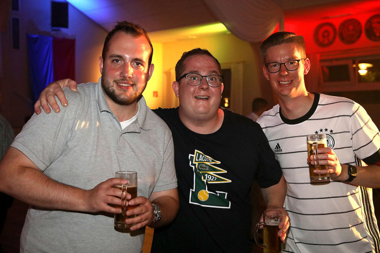 So klang das Gifhorner Schützenfest aus: Der Sonntag mit dem großen Umzug lockte zahlreiche Gifhorner Vereine auf die Straße