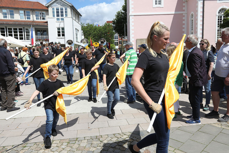 So klang das Gifhorner Schützenfest aus: Der Sonntag mit dem großen Umzug lockte zahlreiche Gifhorner Vereine auf die Straße