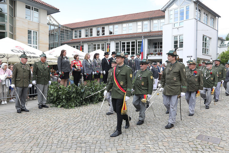 So klang das Gifhorner Schützenfest aus: Der Sonntag mit dem großen Umzug lockte zahlreiche Gifhorner Vereine auf die Straße