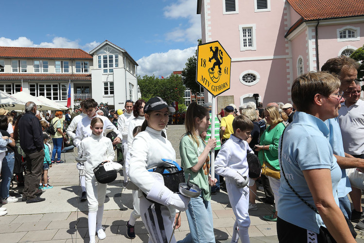 So klang das Gifhorner Schützenfest aus: Der Sonntag mit dem großen Umzug lockte zahlreiche Gifhorner Vereine auf die Straße