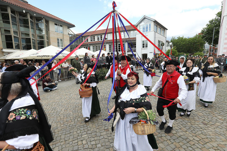 So klang das Gifhorner Schützenfest aus: Der Sonntag mit dem großen Umzug lockte zahlreiche Gifhorner Vereine auf die Straße
