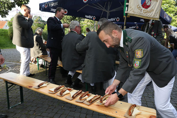 So klang das Gifhorner Schützenfest aus: Der Sonntag mit dem großen Umzug lockte zahlreiche Gifhorner Vereine auf die Straße