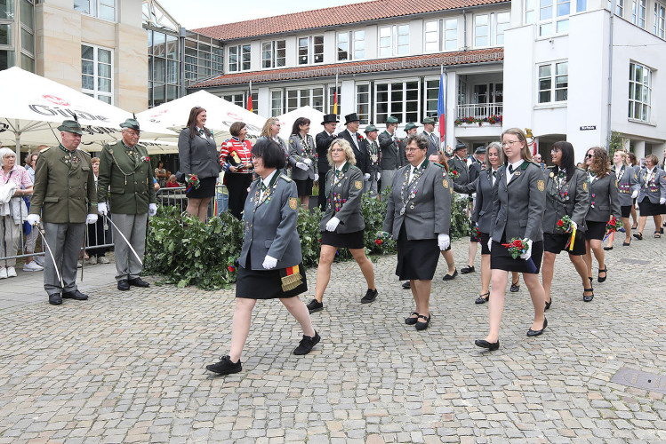 So klang das Gifhorner Schützenfest aus: Der Sonntag mit dem großen Umzug lockte zahlreiche Gifhorner Vereine auf die Straße