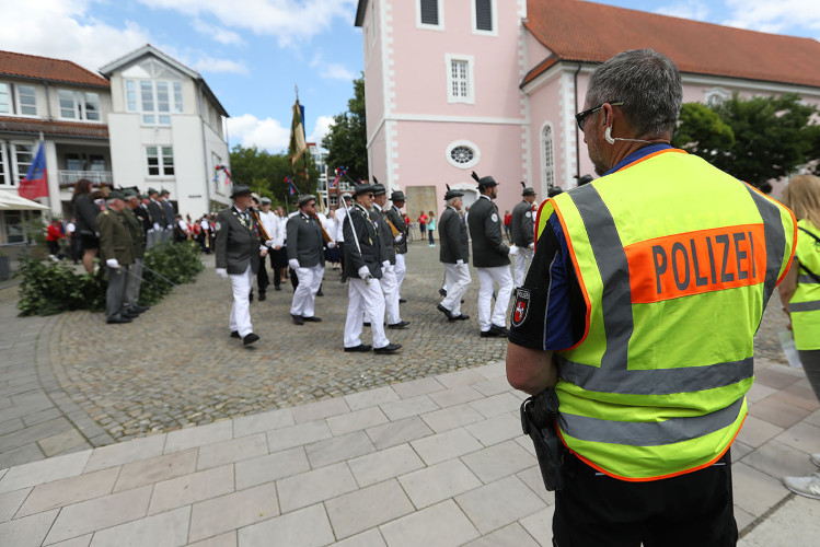 So klang das Gifhorner Schützenfest aus: Der Sonntag mit dem großen Umzug lockte zahlreiche Gifhorner Vereine auf die Straße