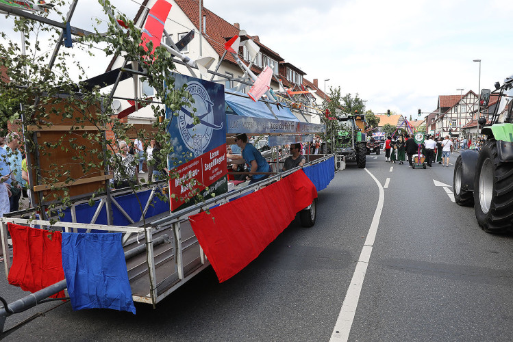So klang das Gifhorner Schützenfest aus: Der Sonntag mit dem großen Umzug lockte zahlreiche Gifhorner Vereine auf die Straße
