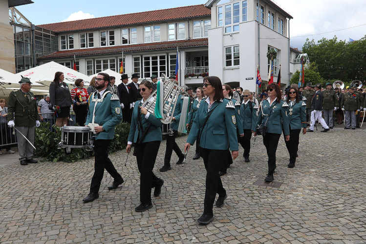 So klang das Gifhorner Schützenfest aus: Der Sonntag mit dem großen Umzug lockte zahlreiche Gifhorner Vereine auf die Straße