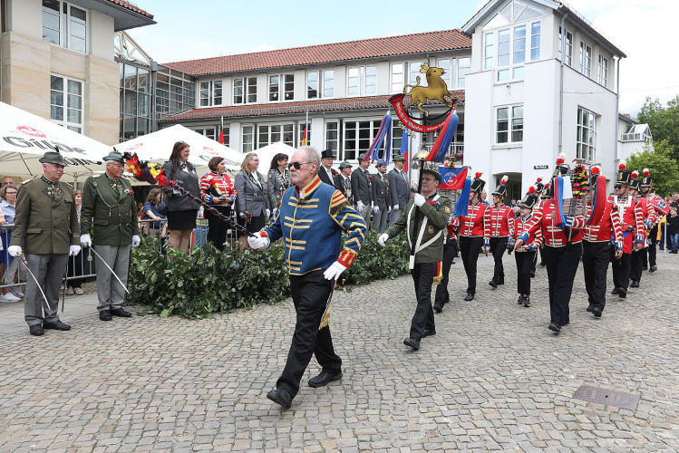 So klang das Gifhorner Schützenfest aus: Der Sonntag mit dem großen Umzug lockte zahlreiche Gifhorner Vereine auf die Straße