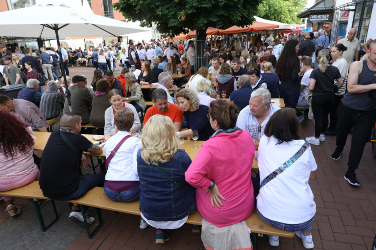 So köstlich war Euer Weinfest in Gifhorns Innenstadt – KURT zeigt die schönsten Bilder
