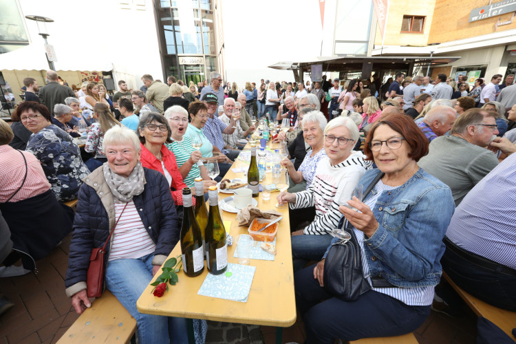 So köstlich war Euer Weinfest in Gifhorns Innenstadt – KURT zeigt die schönsten Bilder