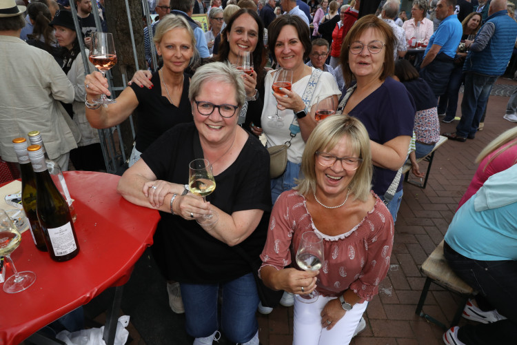So köstlich war Euer Weinfest in Gifhorns Innenstadt – KURT zeigt die schönsten Bilder