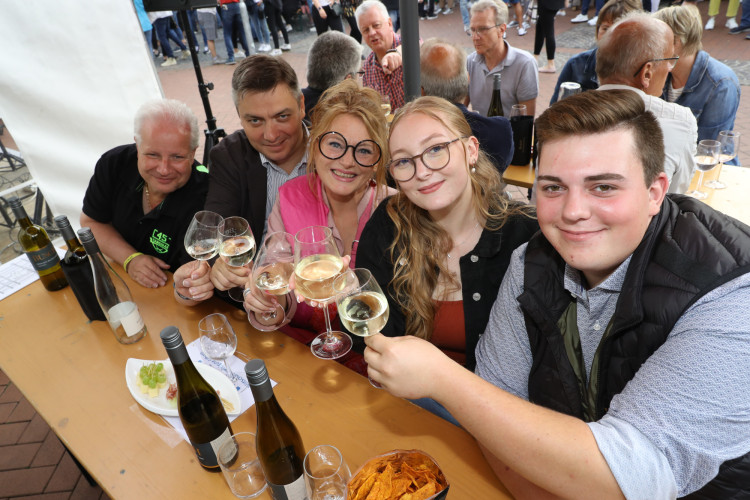 So köstlich war Euer Weinfest in Gifhorns Innenstadt – KURT zeigt die schönsten Bilder
