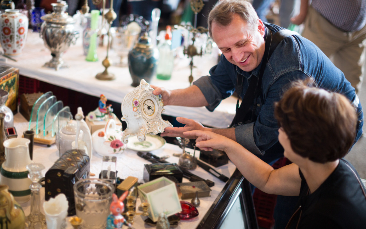 So lang wird selten gefeilscht: 1100 Meter langer Hof- und Garagenflohmarkt am Gifhorner Wittkopsweg