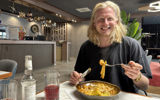 Sogar montags ist auf Happy Chicken Verlass: Der Klassiker aus Gifhorn serviert geschmackvoll Rollo, Pizza und vieles mehr