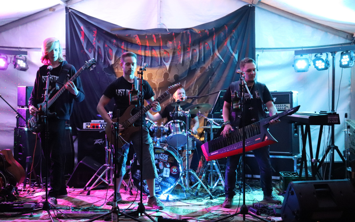 Songs über Scheißzeiten – und meist stirbt irgendwer: Die Hankensbütteler Heavy-Metal-Band Last Instance hat frisch ihre selbstbetitelte EP rausgebracht