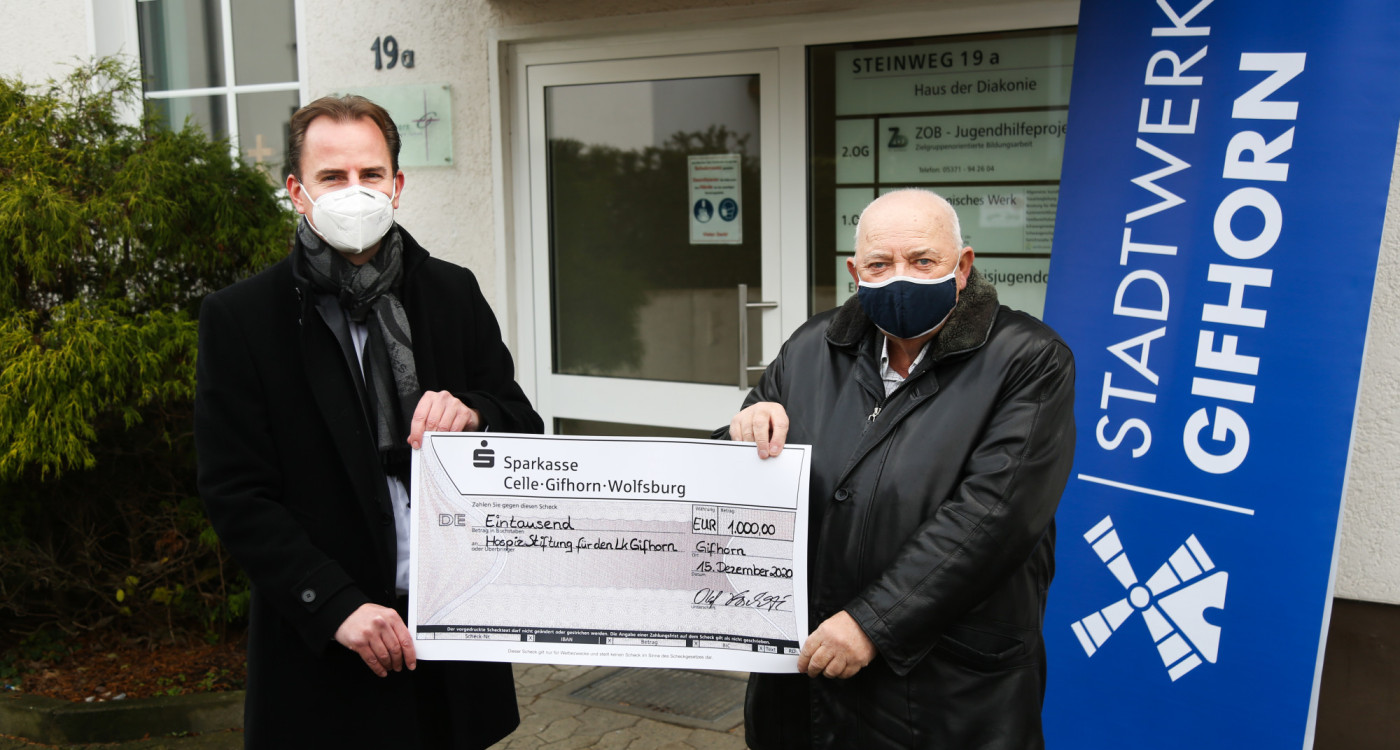 Spende statt Kundengeschenke: Stadtwerke Gifhorn spenden zu Weihnachten 1000 Euro an die Hospiz Stiftung