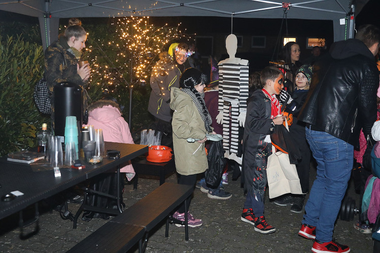 Spinnenweben, Zombies und Hexenkunst: KURT zeigt Euch, wo sich an Halloween im Landkreis Gifhorn gegruselt wurde