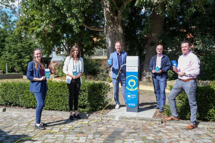 Stadtwerke stellen fünf neue Ladesäulen für Elektroautos in Gifhorn auf