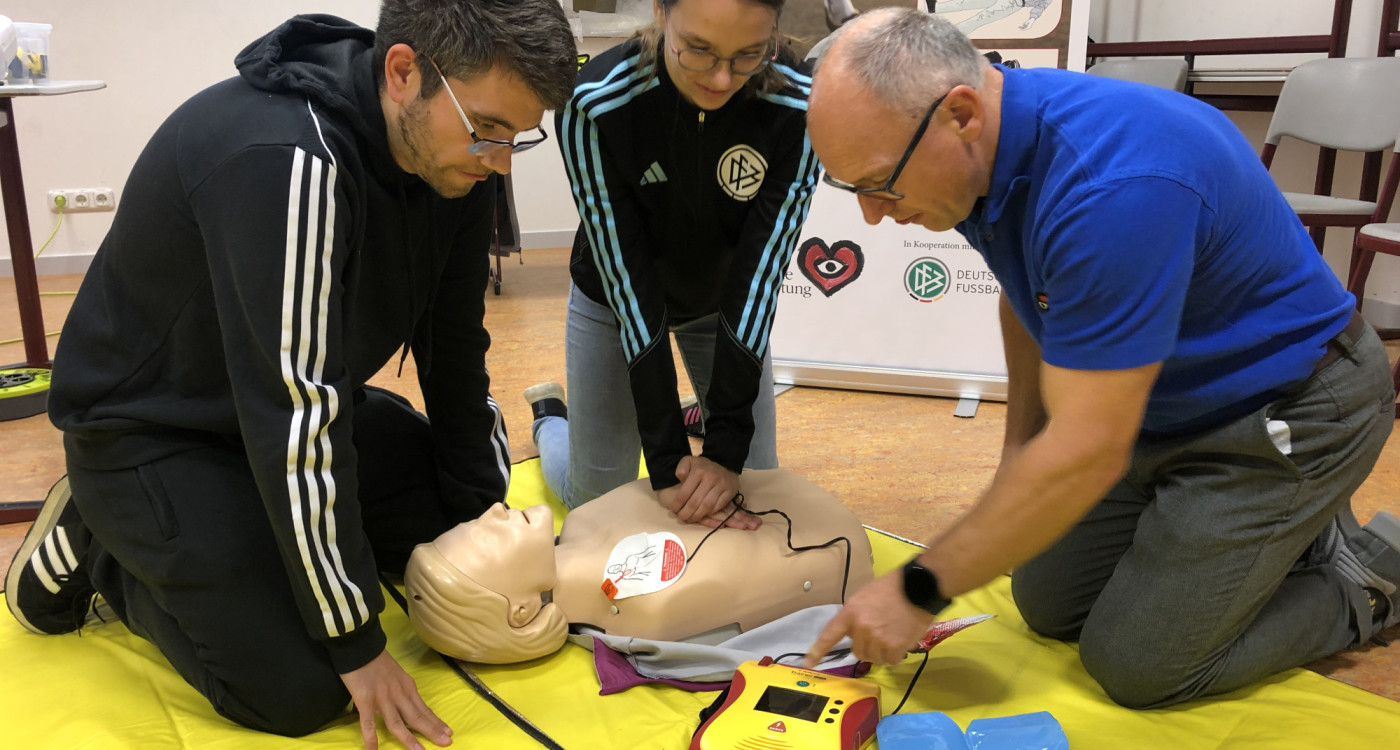 Stayin‘ Alive: 23 Gifhorner Schiris bei Reanimationsschulung fit gemacht für den Notfall